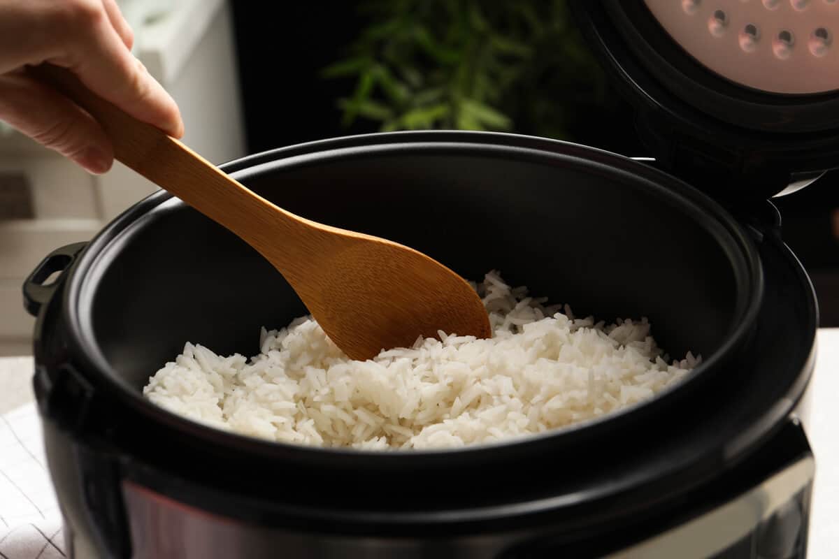 10 Rice Cooker Terbaik Bagi Memudahkan Penyediaan Nasi Anda!